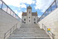 Chateau Bien Assis Montlucon