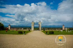 Entree Parc Chateau Demigny