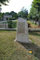 Monument Bataille De Cravant
