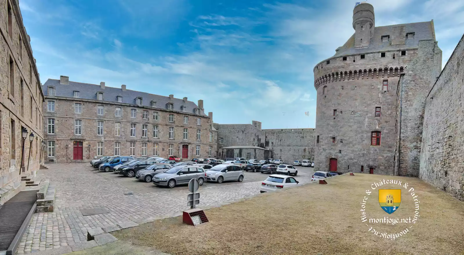 tour general chateau musee saint malo hotel de ville