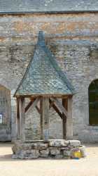 Puit XIIe 15m Profondeur Toiture XIVe