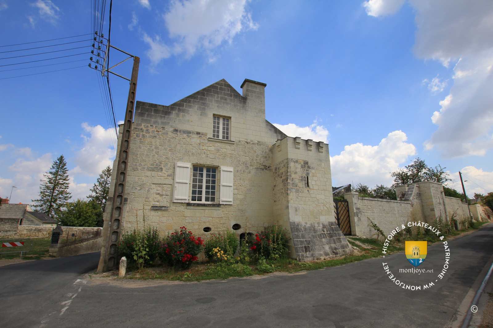 Village Candes Saint Martin Fortification Collegiale
