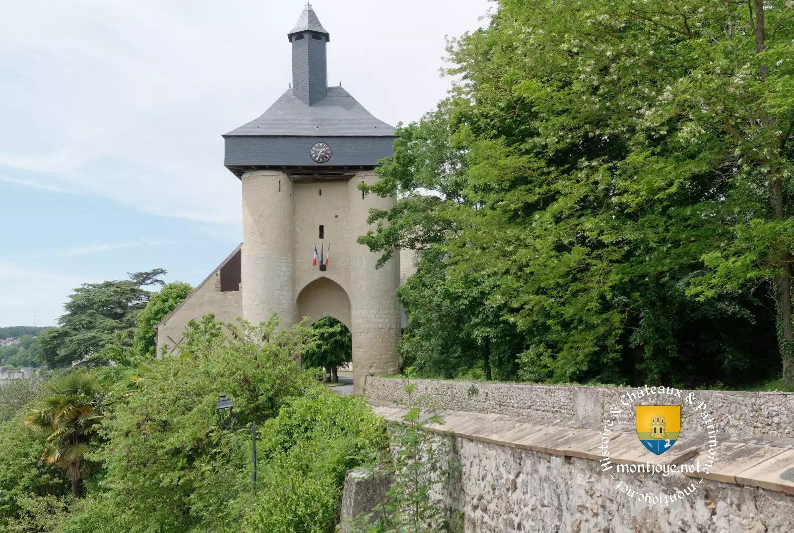 tour de l’Horloge sous Philippe-Auguste tour de horloge chateau renault medieval