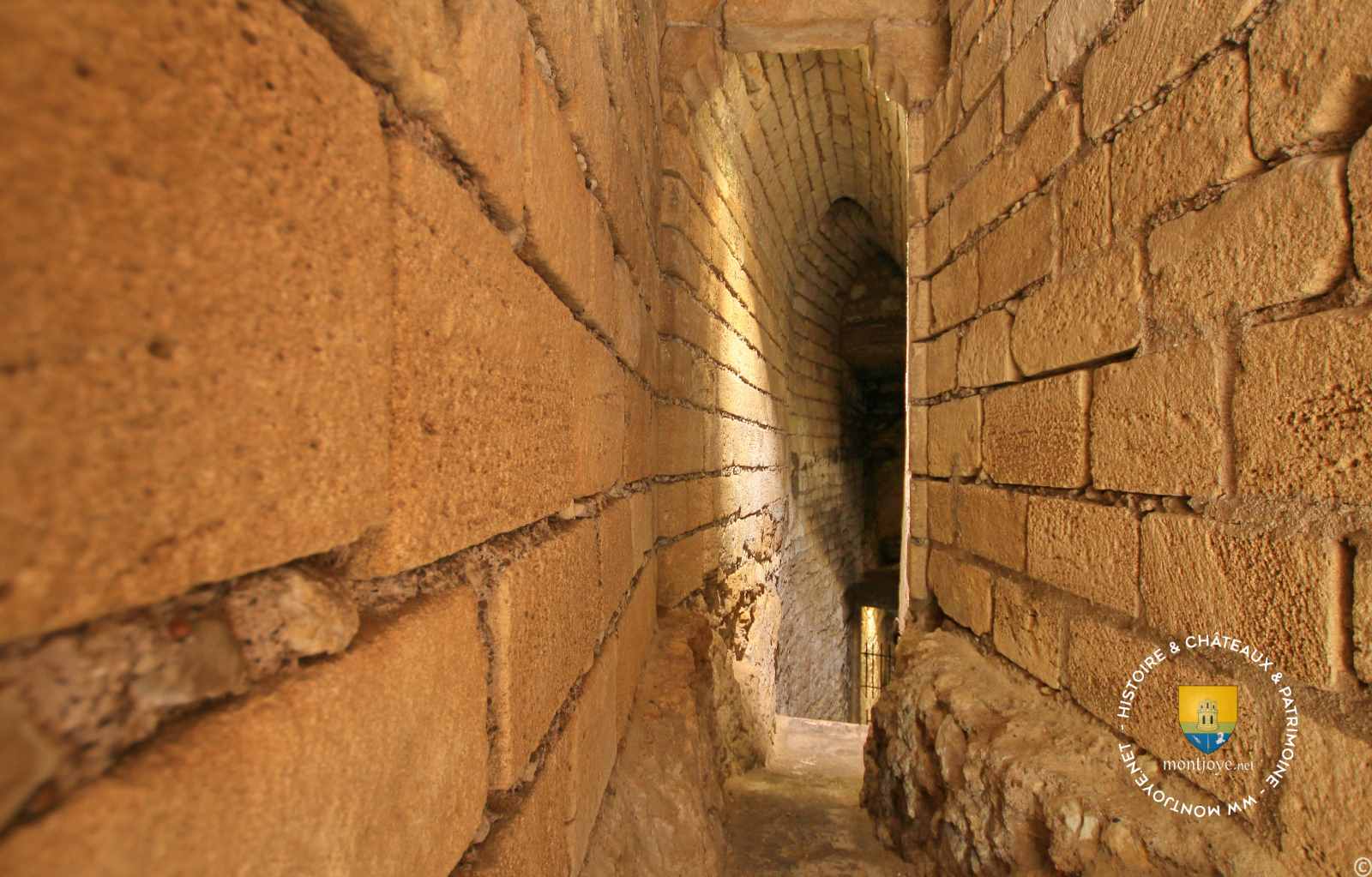 Souterrain Forteresse De Chinon