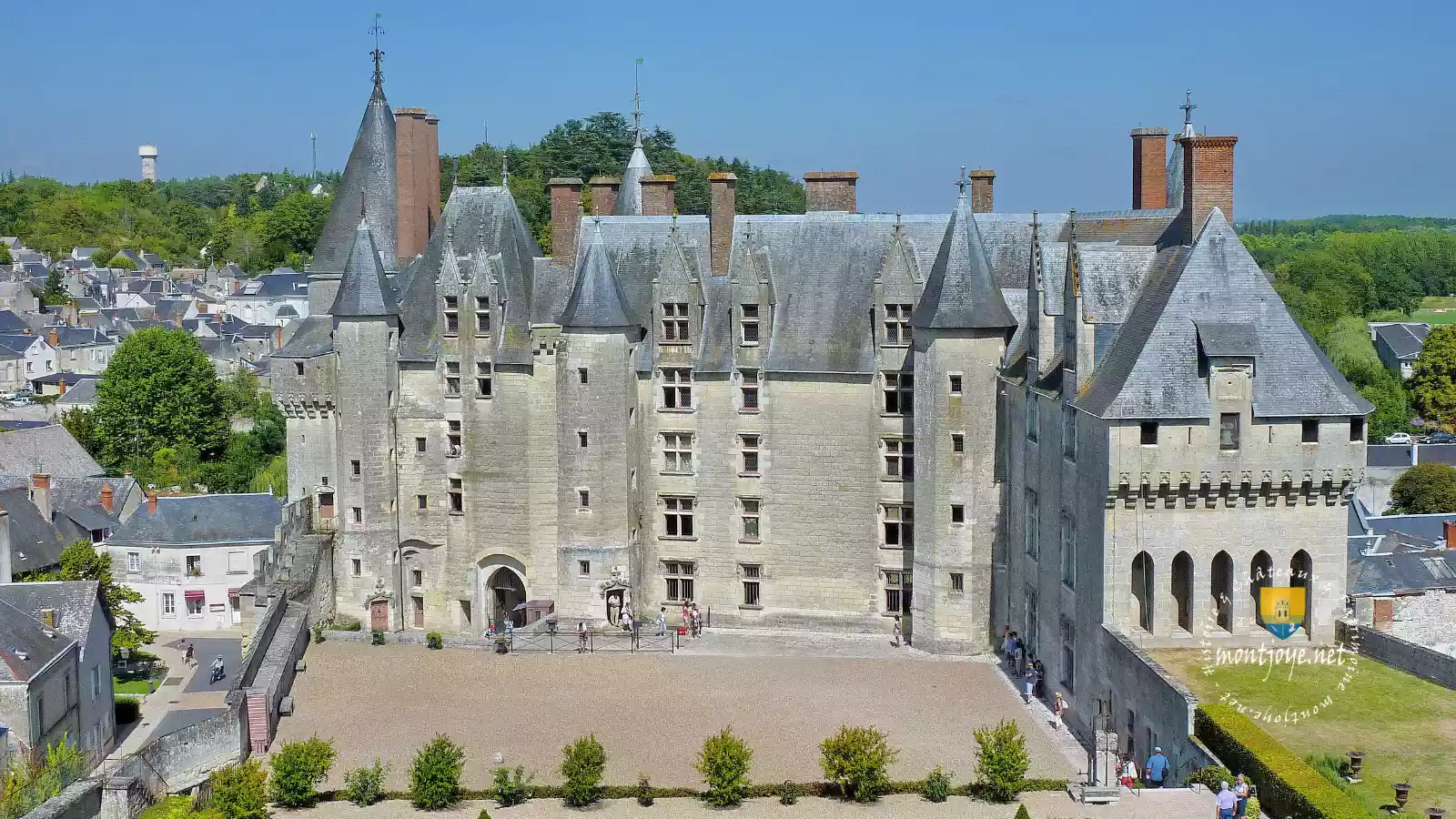 chateau de langeais cour interieure chateau parc langeais