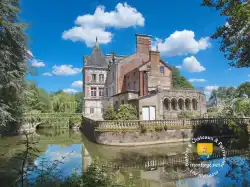 Chateau Des Enigmes Face Arriere