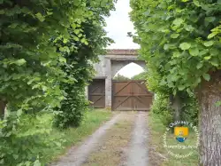 Porche Prieure Selommes