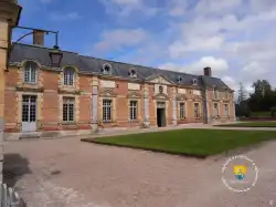 Communs Du Chateau Pavillon