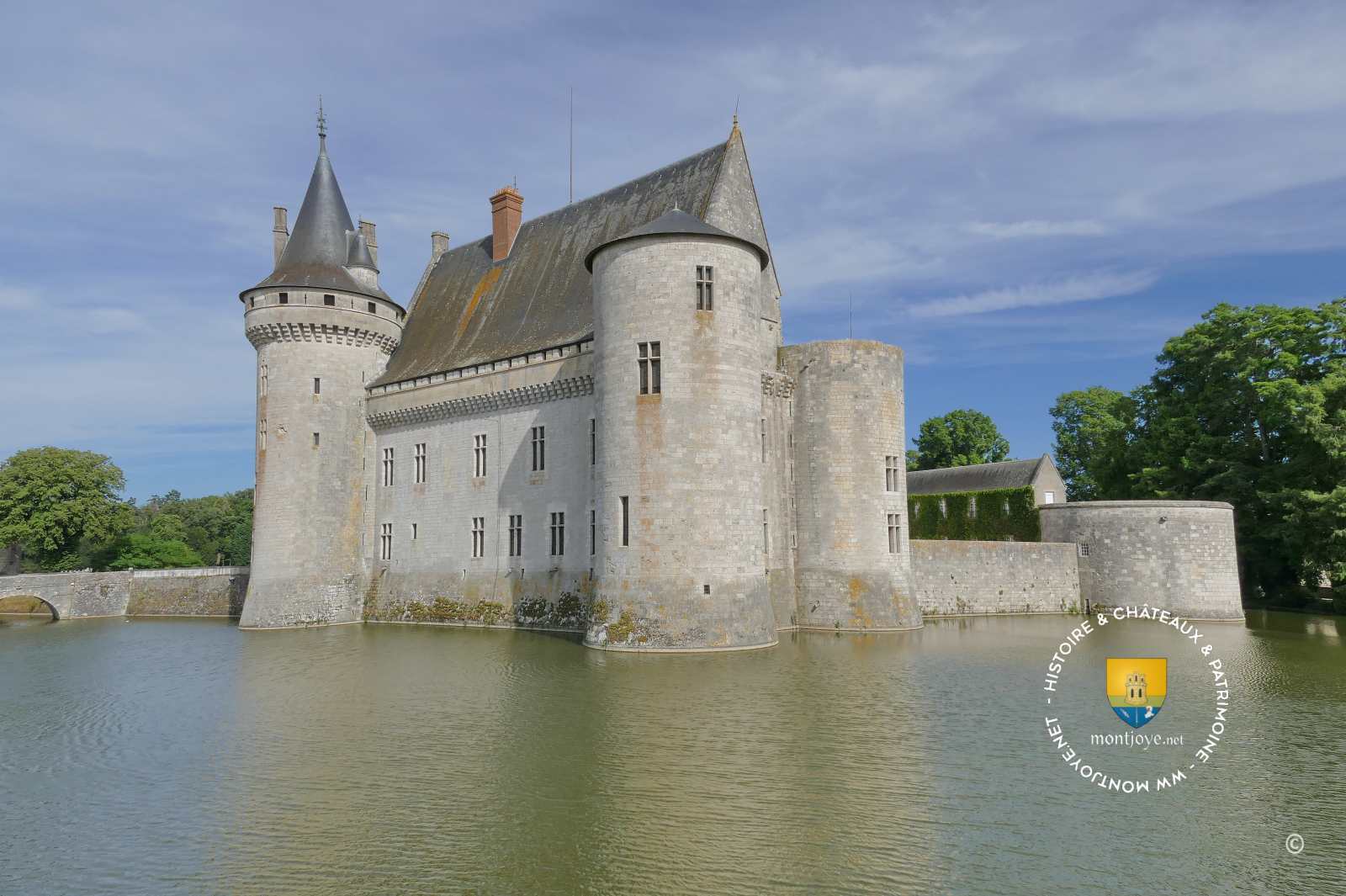 Donjon Du Chateau De Sully Sur Loire