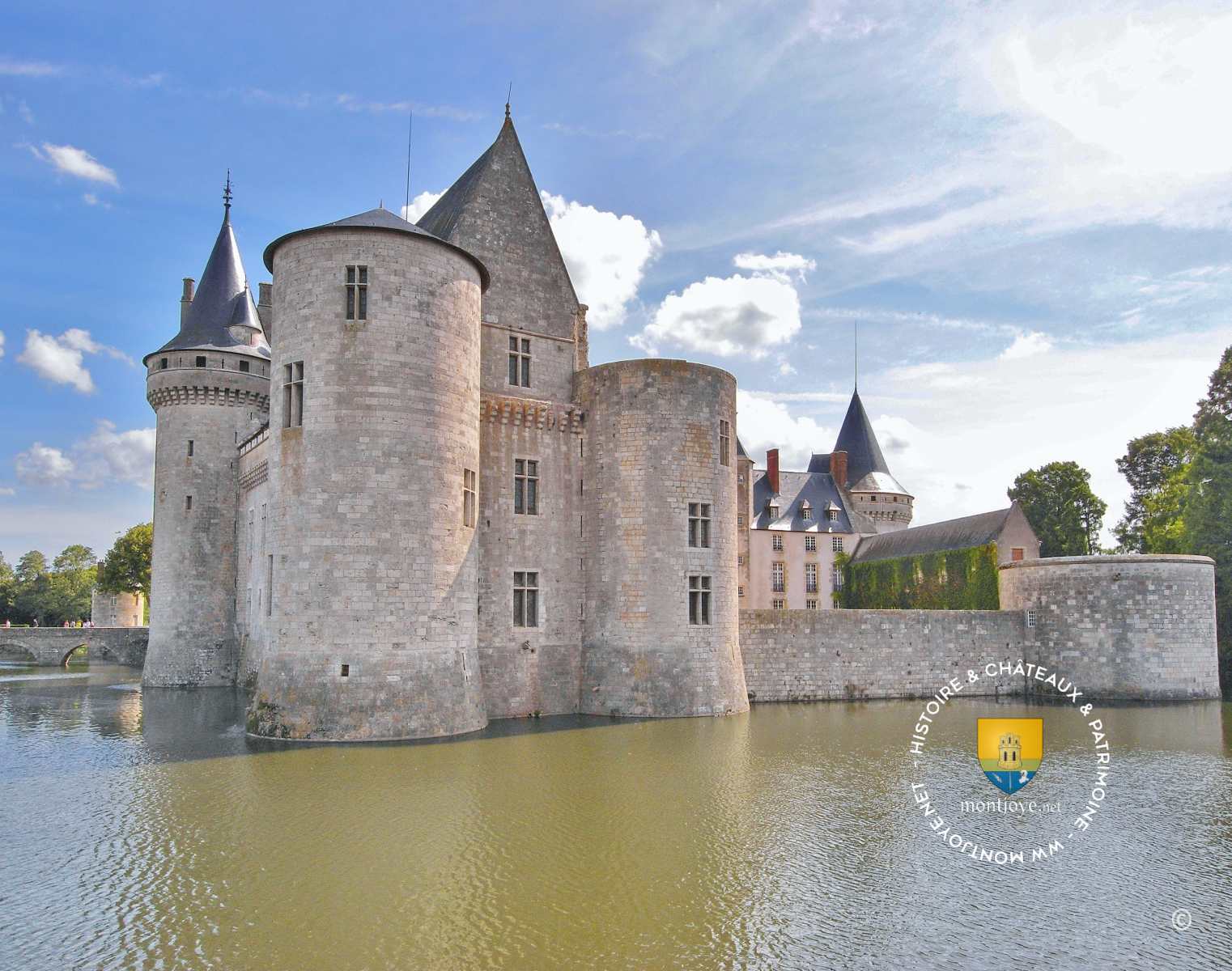 Logis Donjon De Sully Sur Loire