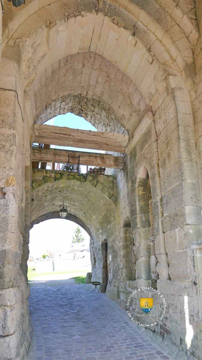 Voute Entree Chateau Porche