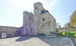 Chateau De Pernant Cour Interieure