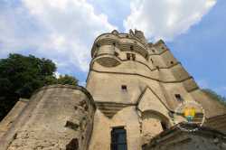 Donjon De Septmonts Vue Au Pied Donjon