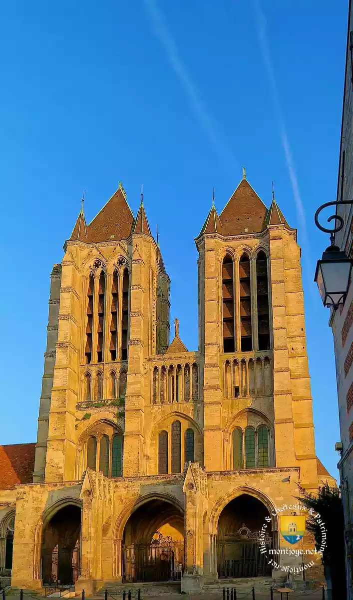 cathédrale de noyon dans l'oise, visite