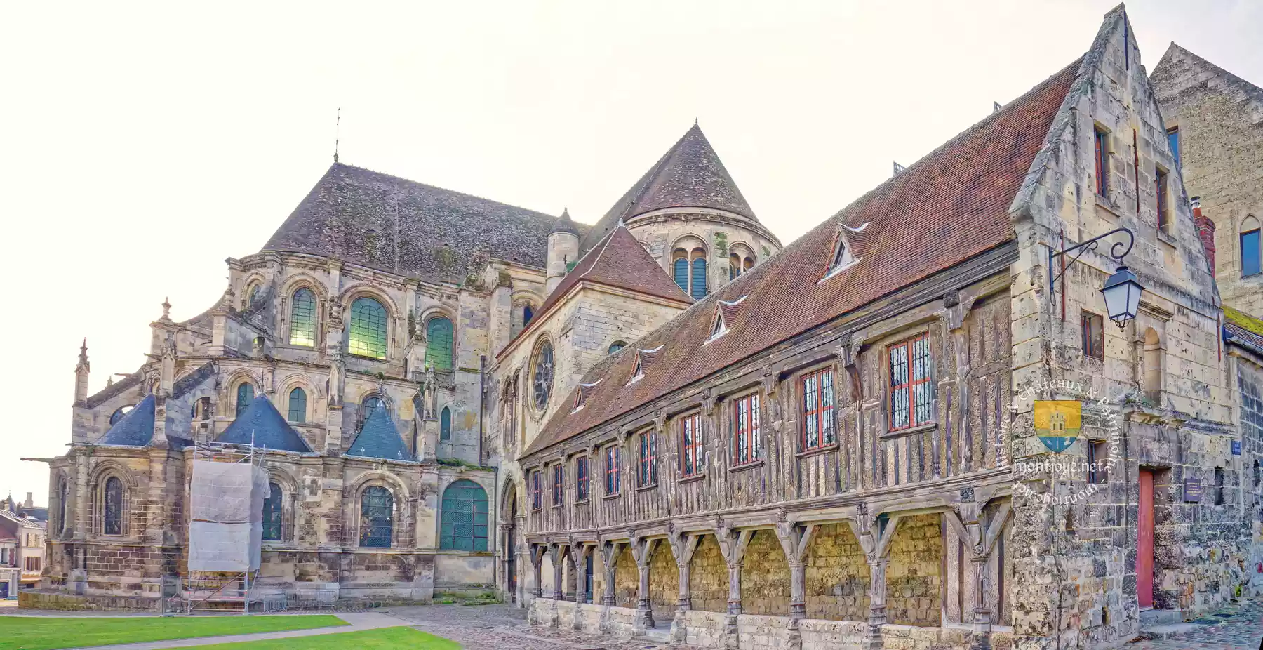 cathedrale noyon bibliotheque du chapitre