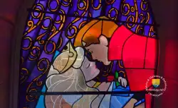 Prince Charmant Embrasse Belle Au Bois Dormant