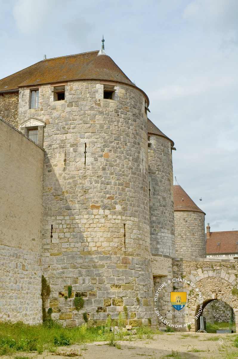 Chatelet Entree Du Chateau De Dourdan