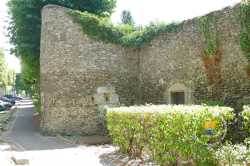 Fortifications De La Ville De Dourdan 1