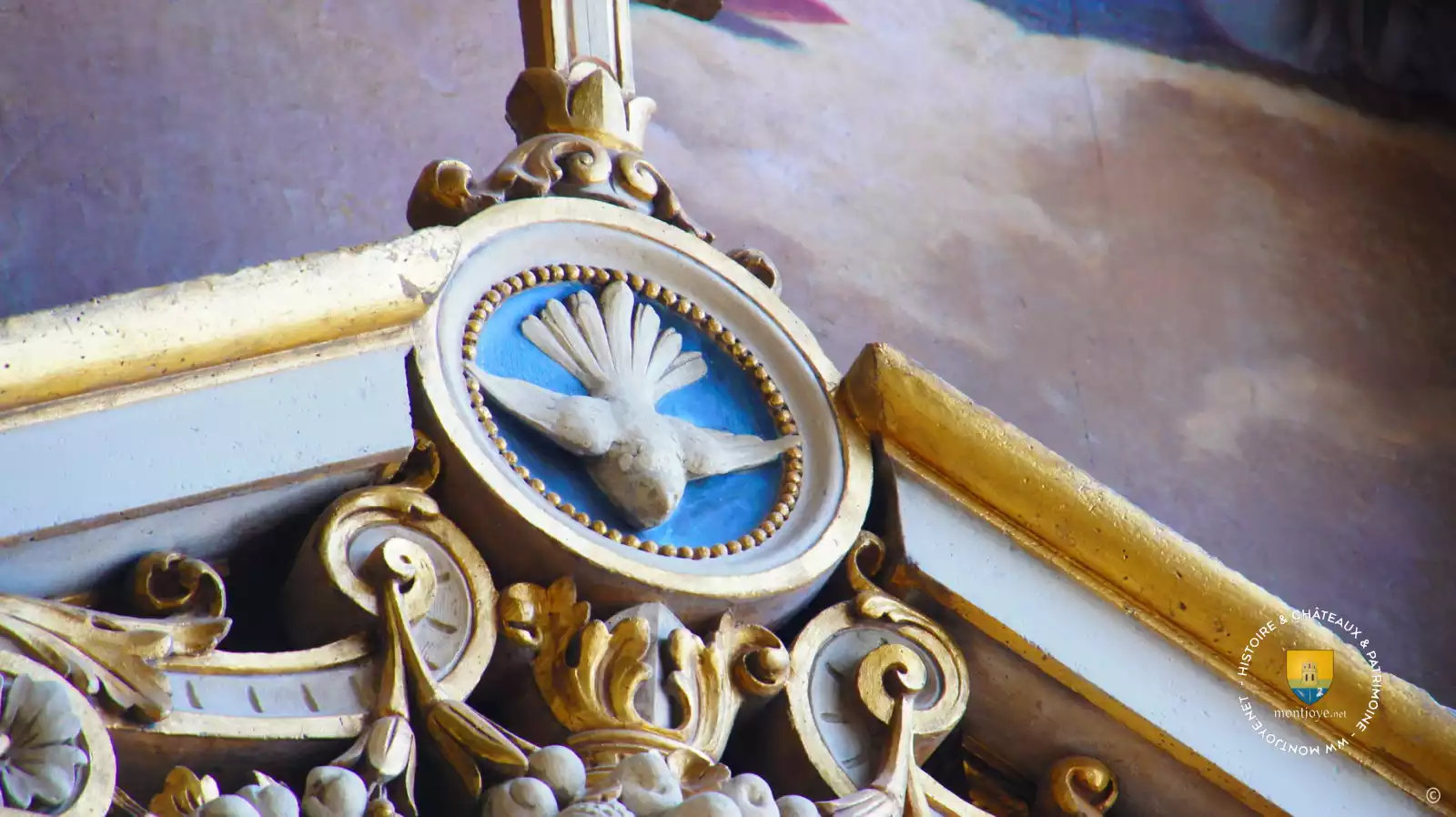 Exemple de colombe tombante à Saint-Eustache dans une des chapelles