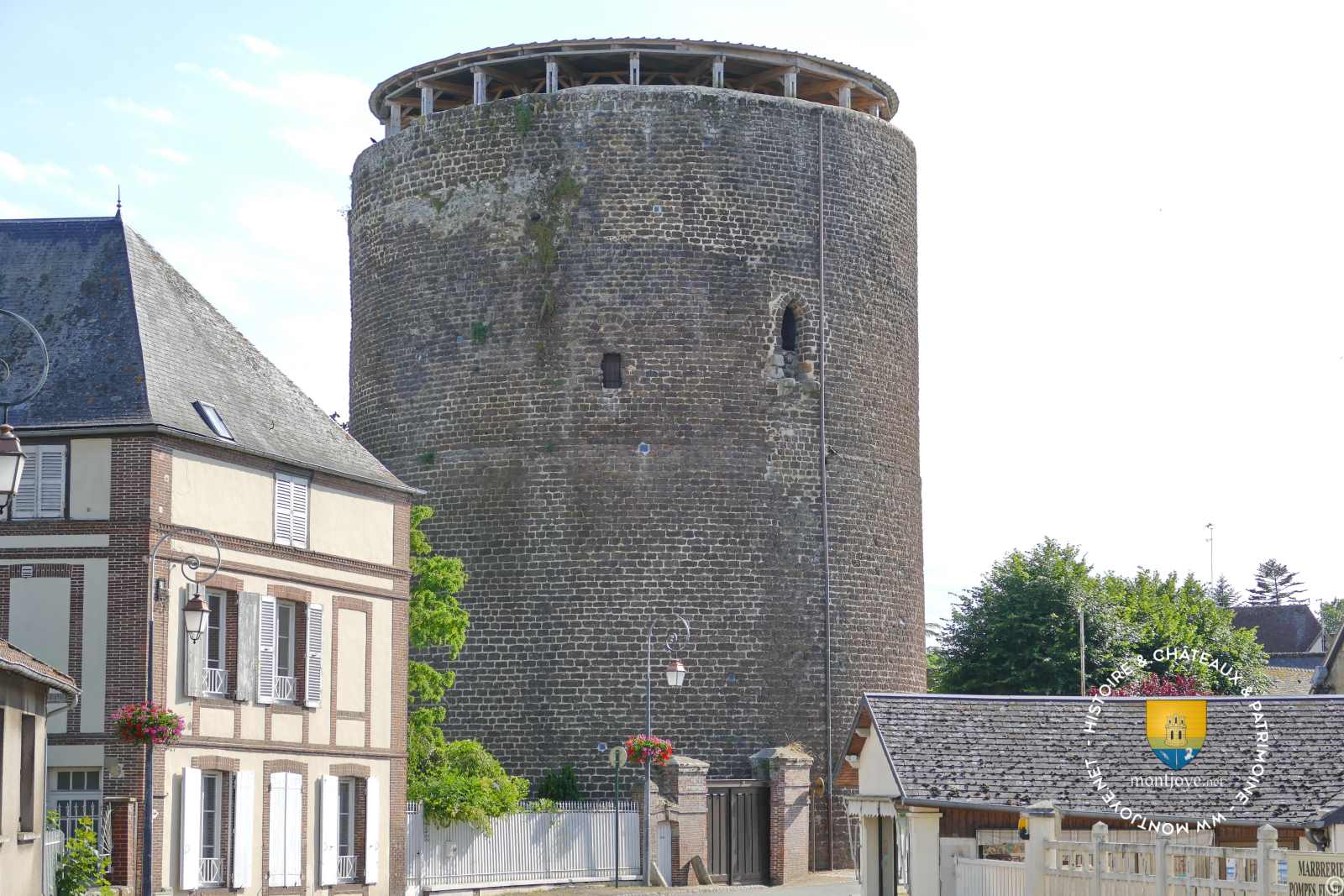 Tour Grise de Verneuil Tour Grise de Verneuil