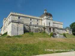 Facade Chateau De Vayres