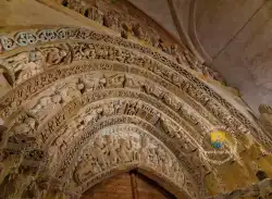 Roman Porche XIIe Siecle