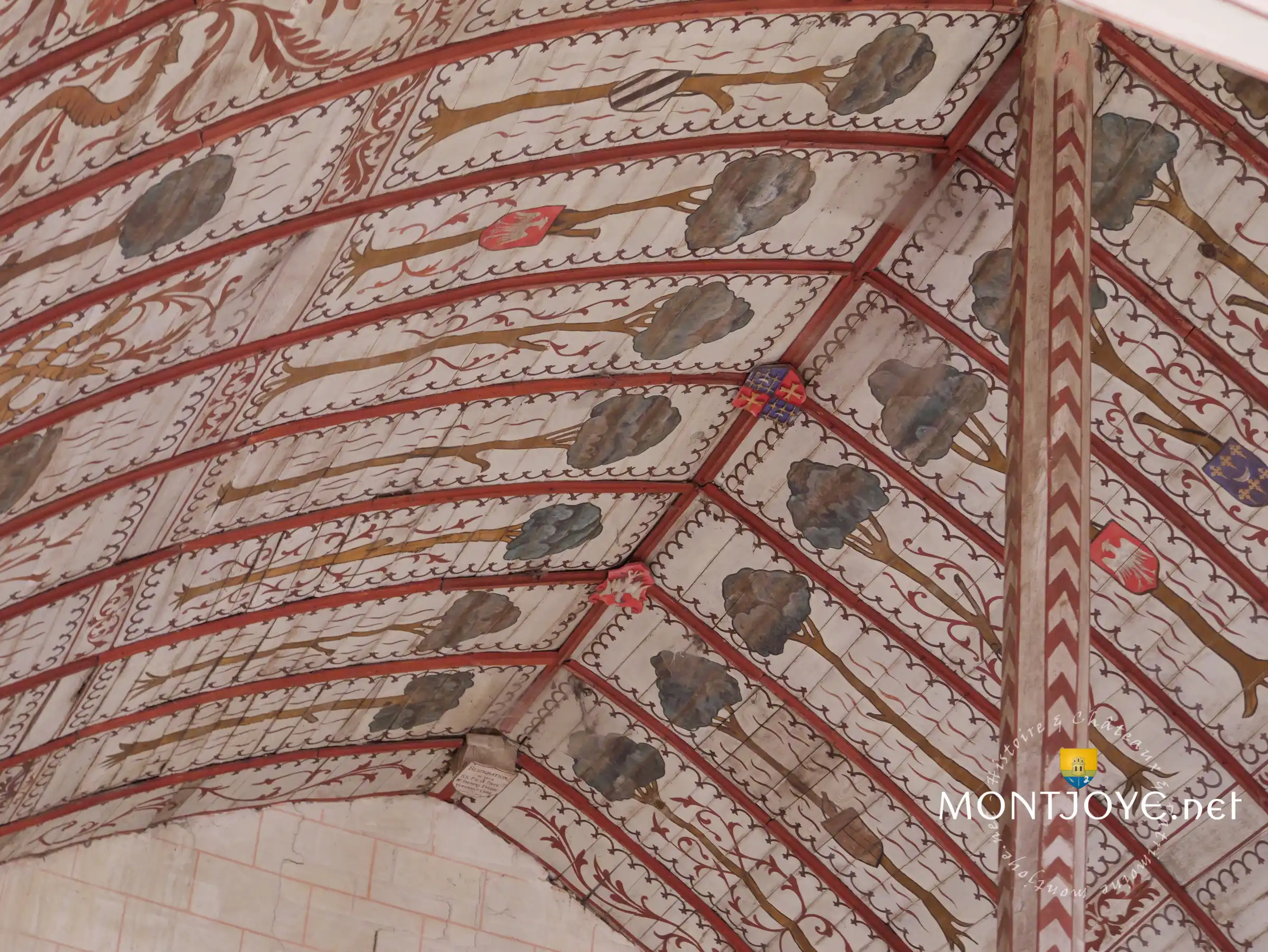 eglise de fontaine guerin blasonnement plafond