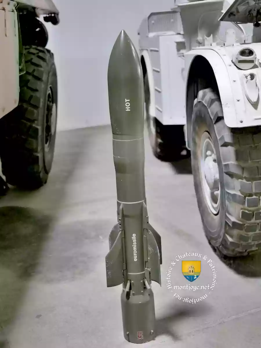 Missile HOT 121 
