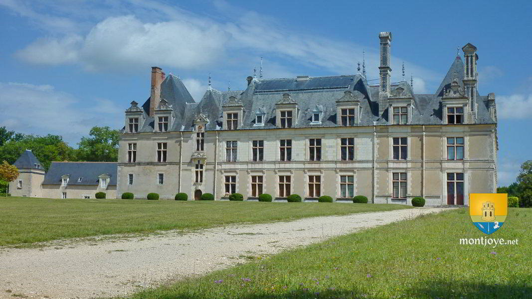 Chateau Beauregard Facade