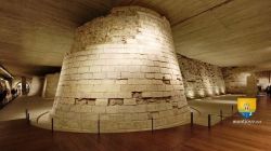 Chateau Du Louvre Tour