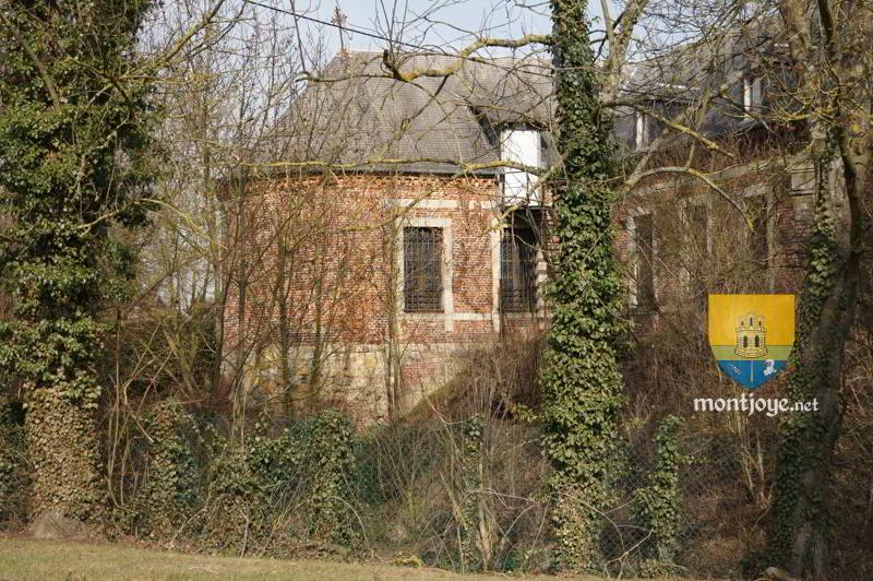 Beaulieu Les Fontaines Tour Fer Cheval