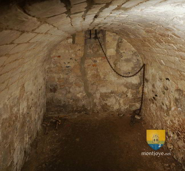 Cachot dans la porte de Nevers à Saint Valery sur Somme