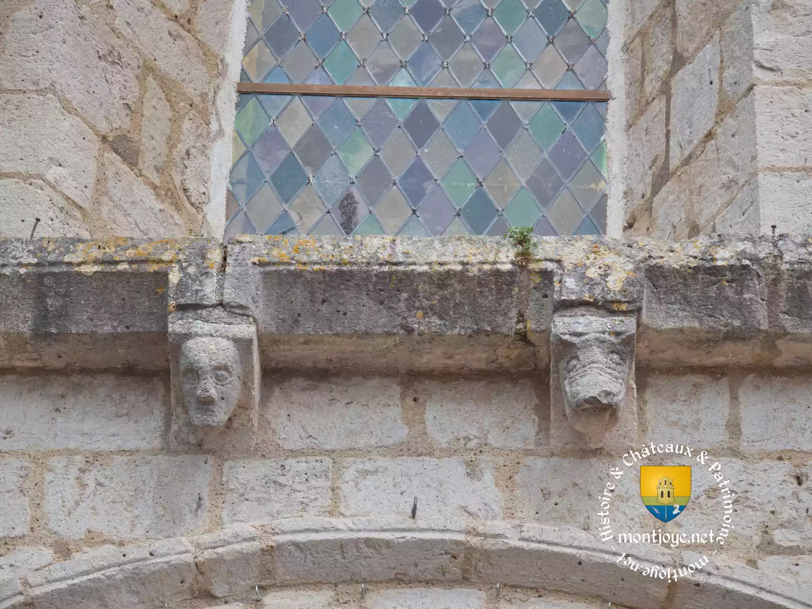 modillons art roman eglise de selommes