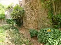 Sous Bassement Vieille Enceinte