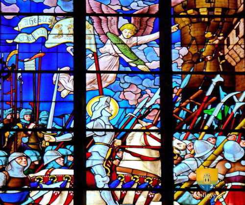 détail vitrail Jeanne d&#039;Arc ( XXe siècle )
