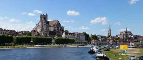 Cathédrale d&#039;Auxerre, Yonne et Abbaye Saint-Germain d&#039;Auxerre