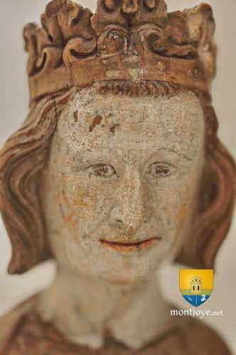 Statue de saint 
Louis, bois polychrome, 
provenant de la châsse 
des Grandes reliques de 
la Sainte-Chapelle, 
vers 1300.