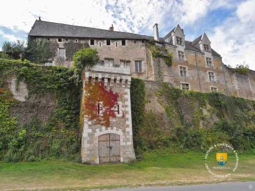 Facade chateau de Montrésor