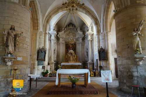 Choeur et Autel de l&#039;église Saint-Étienne à Saint-Urbain