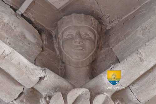 clef de voûte du XIIe, femme, probablement la femme du seigneur de champigny