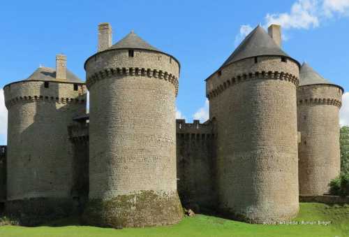 Château de Lassay -  Lassay-les-Châteaux en Mayenne.