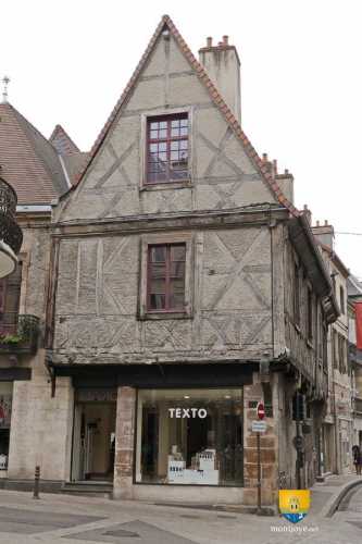 Maison Jeanne d&#039;Arc à Moulins - aujourd&#039;hui une boutique TEXTO