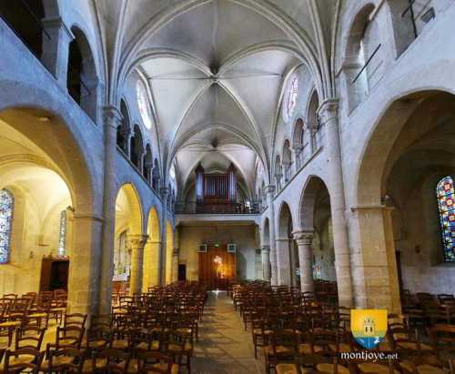 Nef de l&#039;église Saint-Saturnin à Champigny sur Marne
