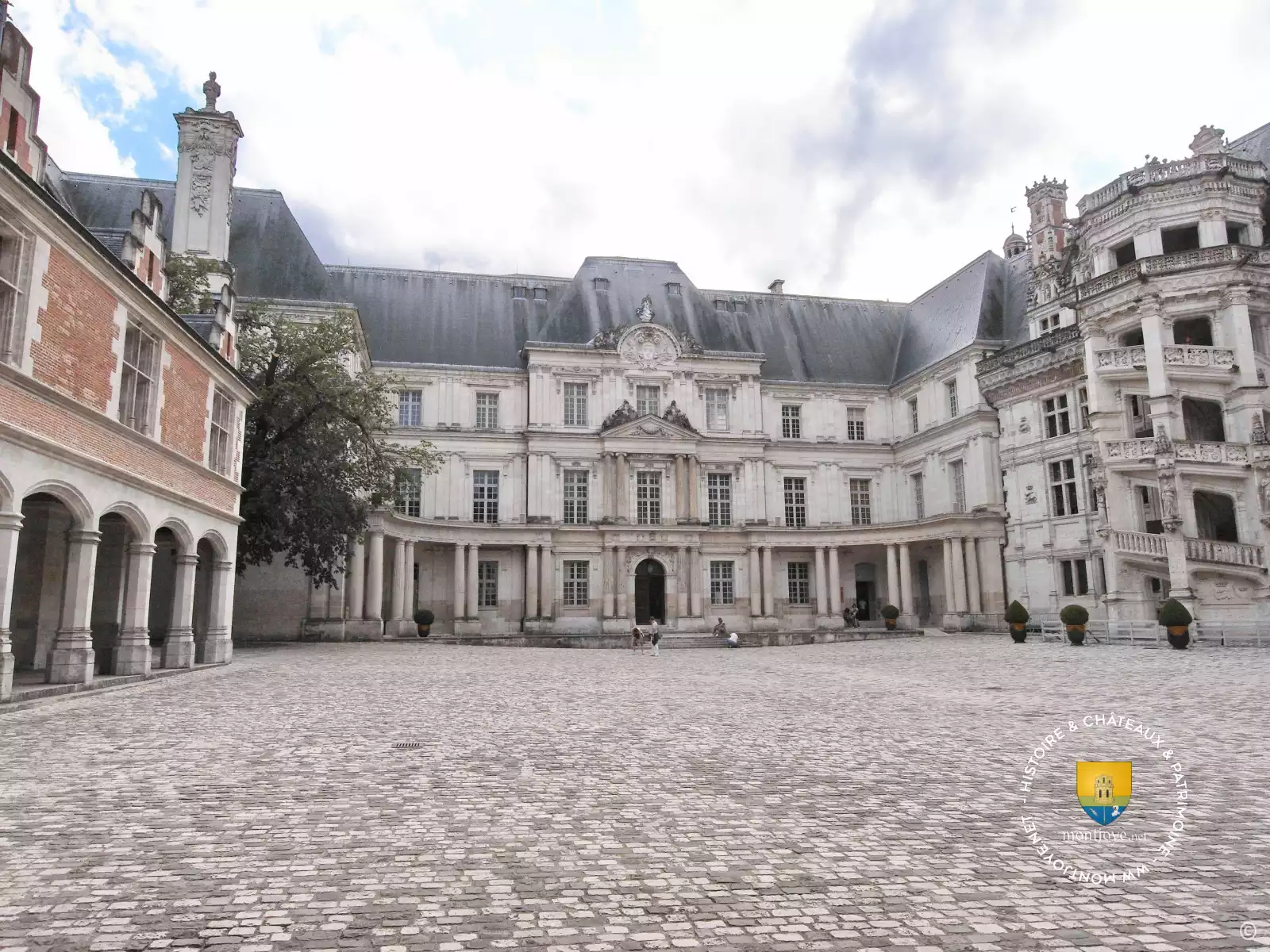 Cour Interieure Chateau De Blois Cour Interieure Chateau De Blois